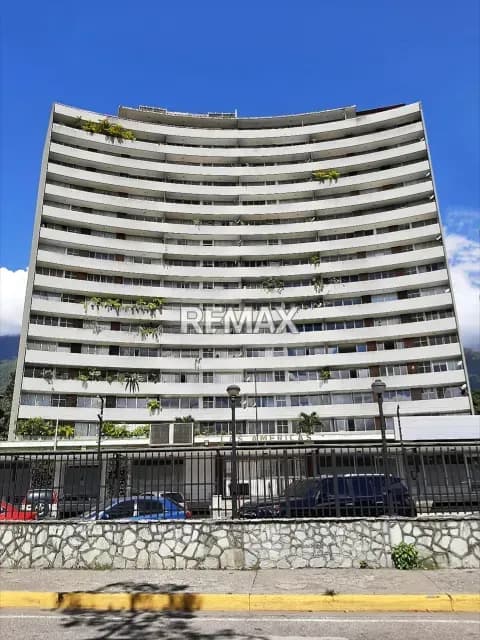 VENTA DE APARTAMENTO EN EDIFICIO LAS AMERICAS