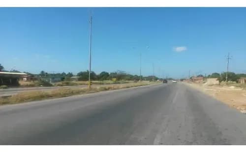 Se Vende Lote De Terrenos En Margarita.