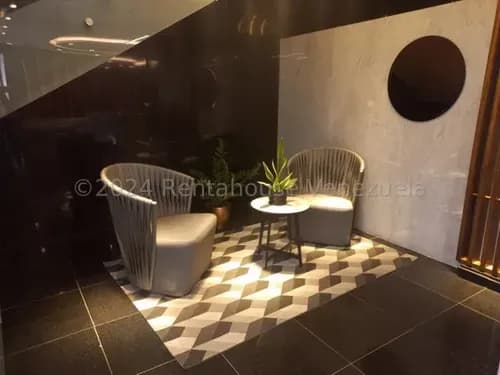 Oficina En Alquiler Las Mercedes En Torre Premium Totalmente Equipada Magaly #26-18245