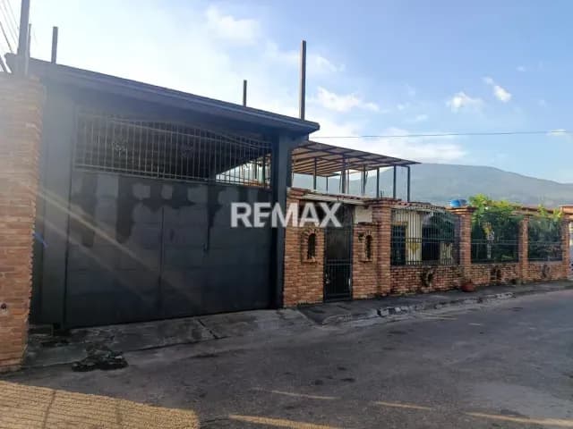 EN VENTA HERMOSA CASA EN ARJONA