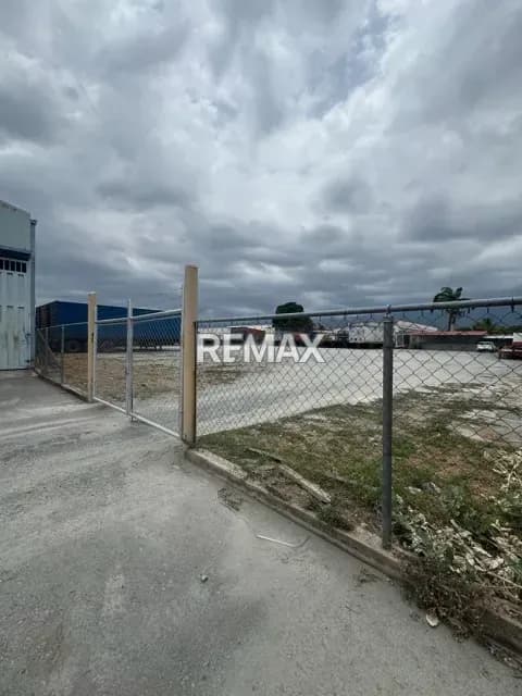Terreno en Venta Av Intercomunal