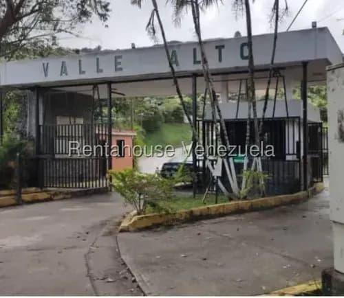 Ng 26-15106 Bonita Casa En Venta Valle Alto, Los Teques. Vigilancia Privada
