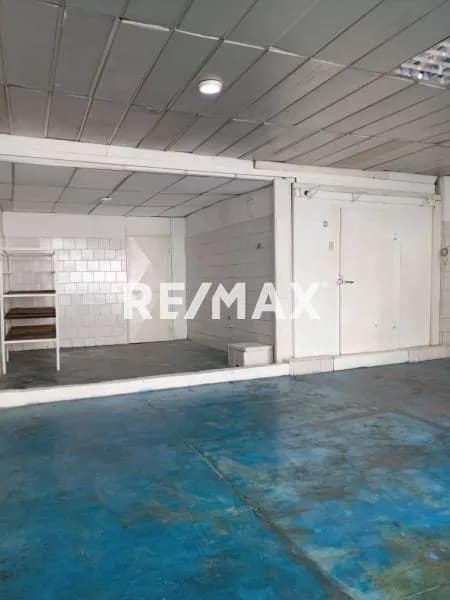 ¡IMPERDIBLE! Local Comercial con Cava Cuarto.