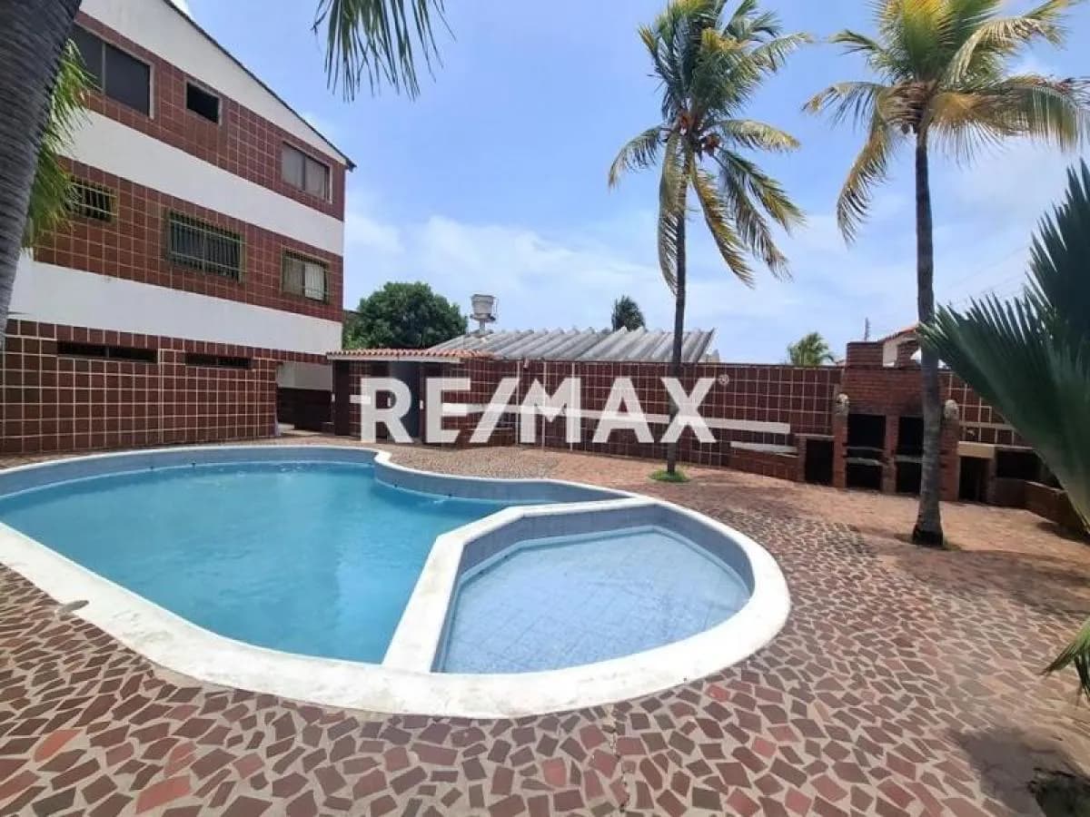 TOWN HOUSE EN RESIDENCIAS CANTABRICO EN CHICHIRIVICHE FALCON.
