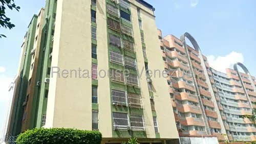 Amplio Apartamento, Con Excelente Ubicacion, Muy Cerca Al C.c. Shoping Center, 3 Habitaciones, 2 Baños, 1 Puestos De Estacionamiento,