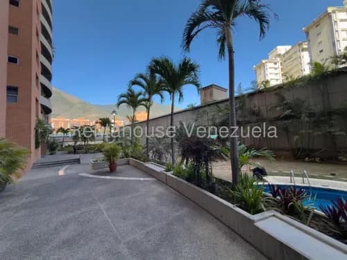 Apto. En Venta Remodelado En Los Dos Caminos Jrz 26-13559