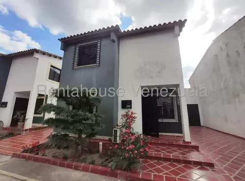 Raul Gutierrez Garrido, Vende Casa Cabudare En Urb. Villa Roca Amoblada Y Equipada Mls #25-13843