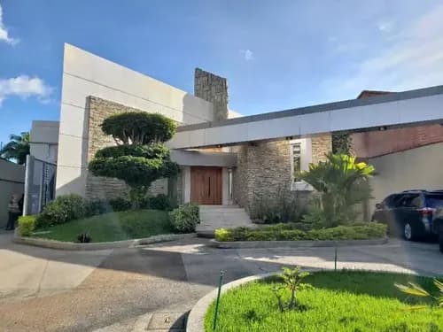 Yosmar & Fernando Venden Imponente Casa En Villa Laguna Club Guataparo ( Solo Clientes)