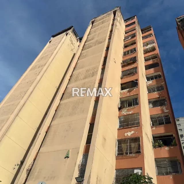 Apartamento Tipo Pent House en Alquiler, Res. Mont Blanc Av Perimetral