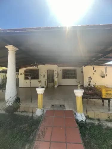 Best House Vende Espaciosa Casa En Urbanización San Camilo - Los Teques.