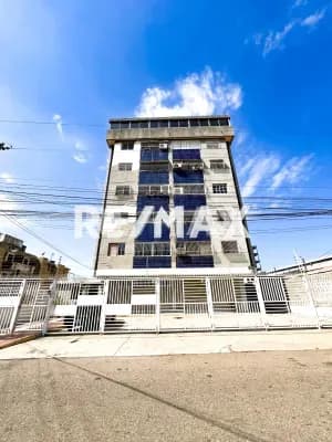 Apartamento en alquiler en el Edificio Royal Park, Maracaibo