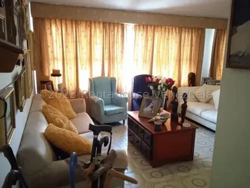Casa En Venta Hermosa De Gran Tamaño Bien Cuidada Con Grandes Habitaciones Y Bellos Jardines Diana C , 25-19896