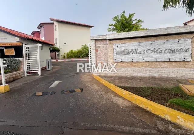 Se vende town house en la Urbanizacion Villas Maritinique Lecheria