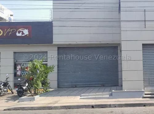 Maritza Lucena Alquila Amplio Local En Centro De Barquisimeto, A Pie De Calle, Gran Flujo Vehicular Y Peatonal, Ideal Para Tu Emprendimiento.