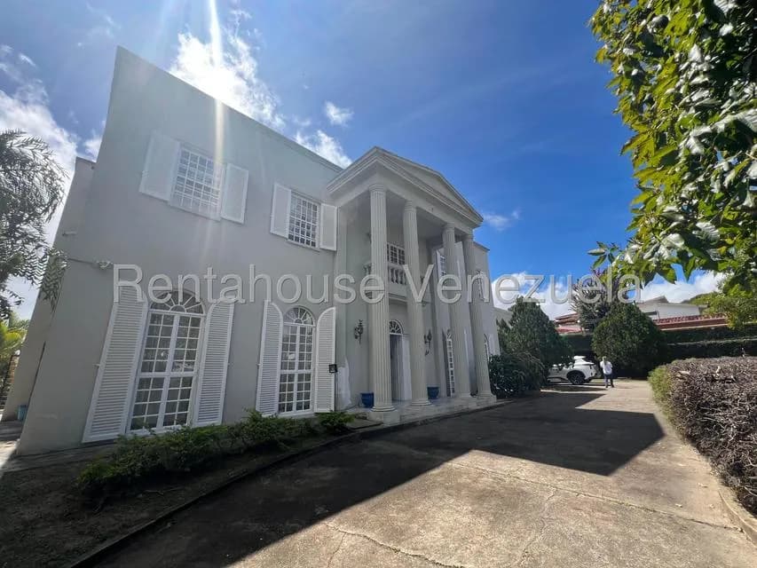 Casa (Contemporaneo) en Venta en La Lagunita Country Club, Distrito Metropolitano