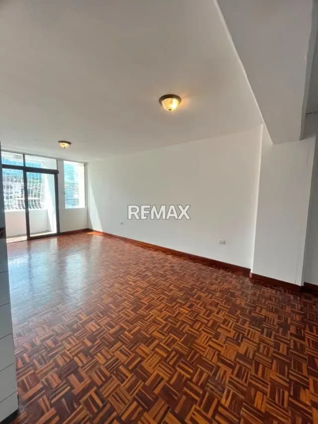 Alquiler Apartamento tipo estudio Torre F Piso 8