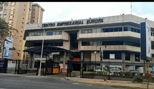 Promociona En Alquiler Comoda Oficina Ubicada En El Centro Comercial Europa, Piso 3 . 013jsc