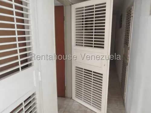 María Valera Alquila Acogedor Apartamento, Ideal Para Parejas O Profesionales Ubicado Estratégicamente En El Corazón De Cabudare.