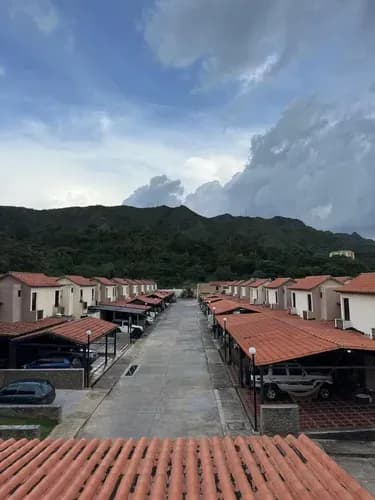 Leandro Araque Inzitu Realtors Vende Casa En Obra Gris Tipo Townhouse De Esquina En Urb. Altos De Monte Alegre Tazajal, Naguanagua