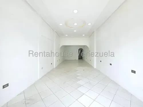 Daniela Linarez Alquila Remodelado, Atractivo Y Funcional Local De 72 Mt2 Con Oficina- Deposito, Baño, Iluminación Led, Puertas De Seguridad, Ubicado En Nueva Segovia Barquisimeto