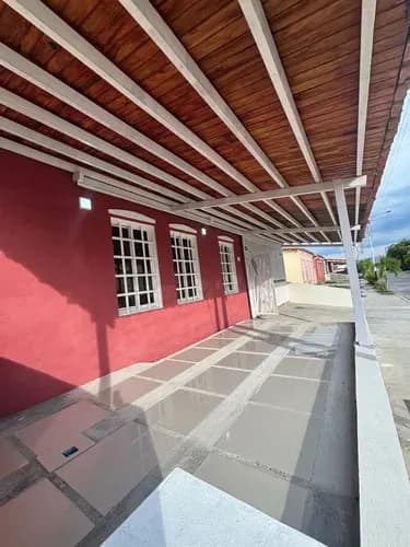 Casa Ciudad Alianza, Urb. Prados Del Lago 240 Mts 3 Habitaciones 2 Baños Cocina Empotrada Perimetrales Propias Patio En Caico Porche Techado Tanque Interno Entrega Inmediata Conjunto Con: Excele