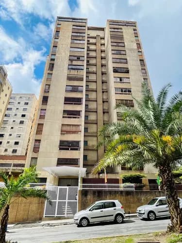 Nuevos Teques 3hab Con Clóset, 2b 1p Techado Maletero Grande,gas Directo Dos Ascensores 102mtrs, Ventilación Y Iluminación,se Deja Tanque 1.200 Litros Y Cocina 6 Hornillas