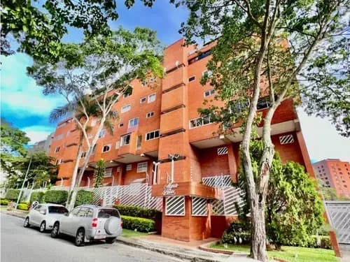 Se Vende Apto 260m2 3h+s/5b/4p Colinas De Valle Arriba