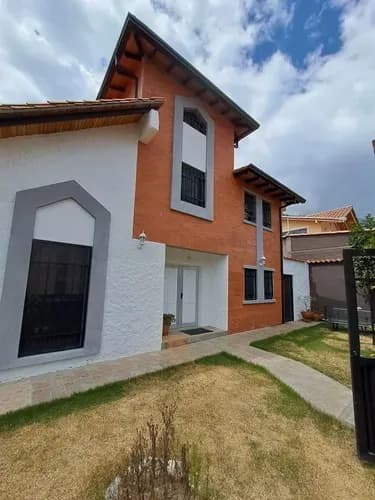 Lujosa Casa En Pedregosa Media, Urb Río Alto Mérida.