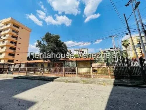 Casa En Venta En Los Caobos Maracay Aragua 26-18877 Ig