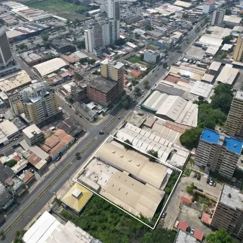 En Venta Galpones Uso Industrial, Avda. Bolivar, Plc. Anz.