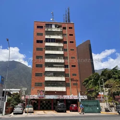 Amplia Oficina En Venta Con Ubicación Estratégica En Los Dos Caminos!!! Contáctame: Edith Chacón