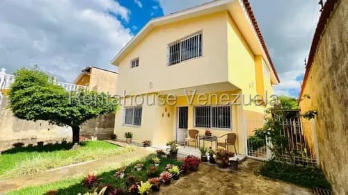 Hermosa Casa En Venta En San Homero En La Victoria Aragua 26-8378 Irrr