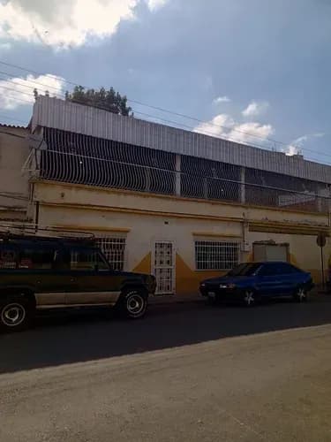 Casa Comercial En Alquiler Jv
