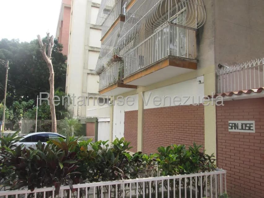 Comercial (Local Comercial) en Venta en La Campiña, Distrito Metropolitano
