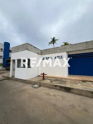 SE VENDE APARTAMENTO DÚPLEX DE ESQUINA EN OBRA BLANCA CON AMPLIO MUELLE EN RESIDENCIAS MARINA AZUL AV. R16 LECHERÍA