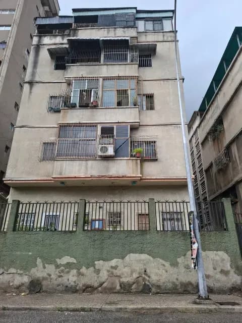 APARTAMENTO EN VENTA A PASOS DE C.C. EL RECREO