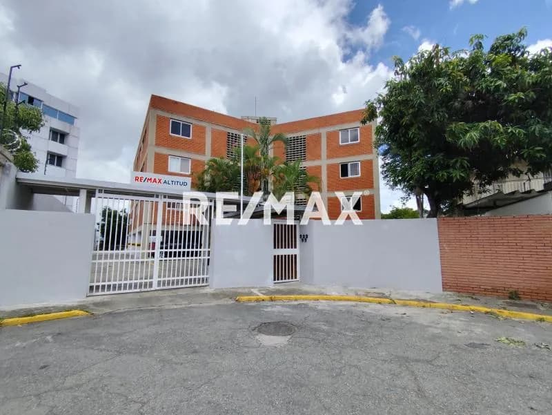 VENTA DE EDIFICIO RESIDENCIAL EN COLINAS DE BELLO MONTE