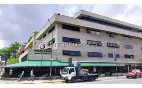 #26-6931 Extraordinario Local Comercial En Los Cortijos De Lourdes