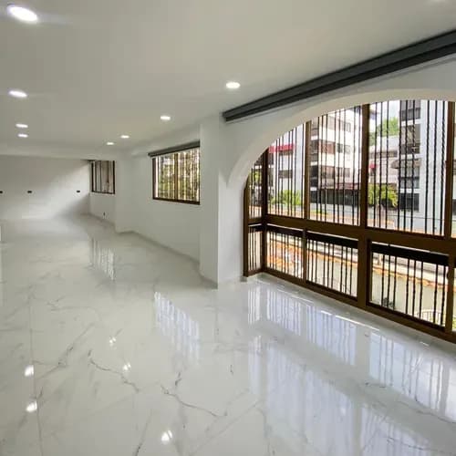 Apartamento En Venta Remodelado 220m2 Urb Las Salias San Antonio De Los Altos
