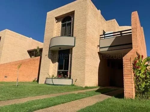 Teresita Luigi Vende Townhouse Estilo Americano Totalmente Amoblado En El Trigal Norte Tl 26-11221