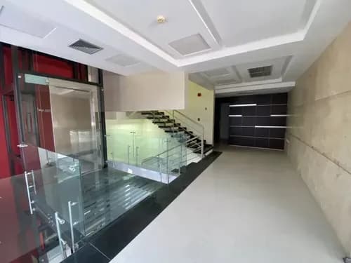 Edificio Empresarial En La Urb. El Viñedo Valencia Ns