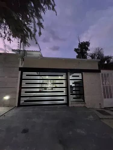 Maryceci Vende Casa En Calle Cerrada En El Parral Planta 100% (215ms) 294292