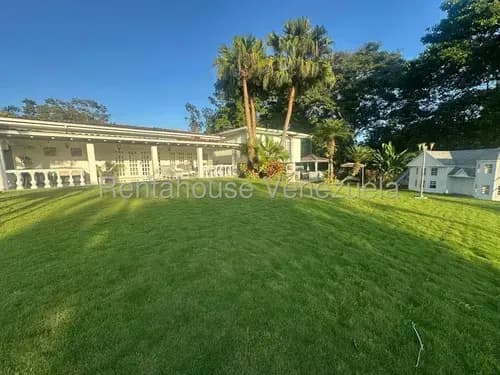 Majestuosa Residencia En Venta La Lagunita Country Club Abm