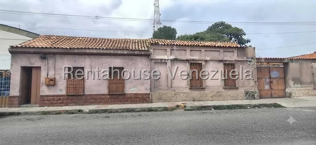 Casa (Colonial) en Venta en Centro, Lara