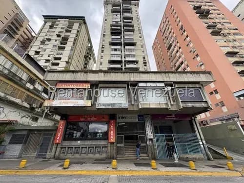 (cliente Directo) Venta 26-22072 Excelente Apartamento De 94 M2 Con 3 Habitaciones, 2 Baños, 1 Puesto Techado Maletero Y Tanques Internos En La Avenida Francisco De Miranda De Los Cortijos.