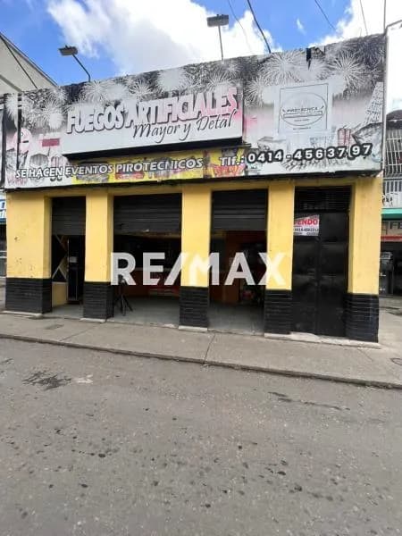 En venta local comercial en el centro a pie de calle. Ubicado en la calle Miranda