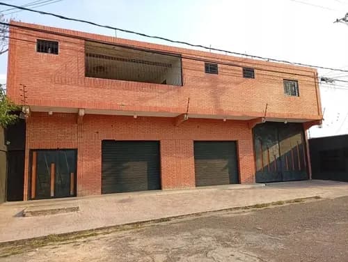 Local Comercial Con Galpon Y 5 Apartamentos