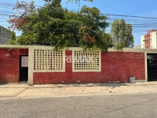 CASA EN EL SECTOR EL PILAR
