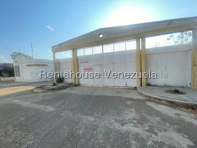 Comercial (Galpon - Deposito) en Venta en Santa Elena, Falcon