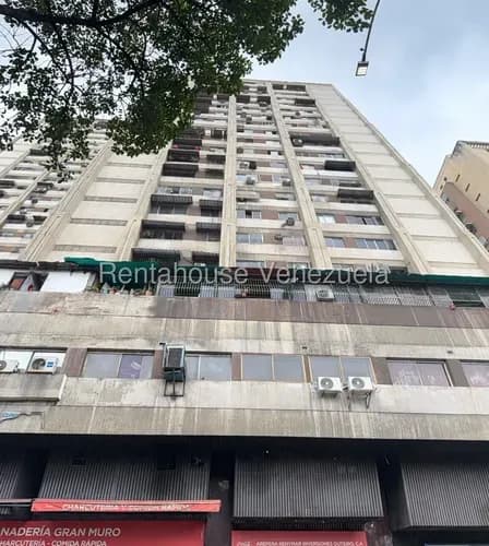 Apartamento En Venta En Los Ruices, Espectacular Vista Hacia La Base Aérea La Carlota, Listo Para Ser Habitado Mls #26-21235 Bm